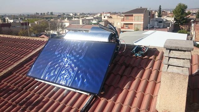 Panel solar instalado en el tejado
